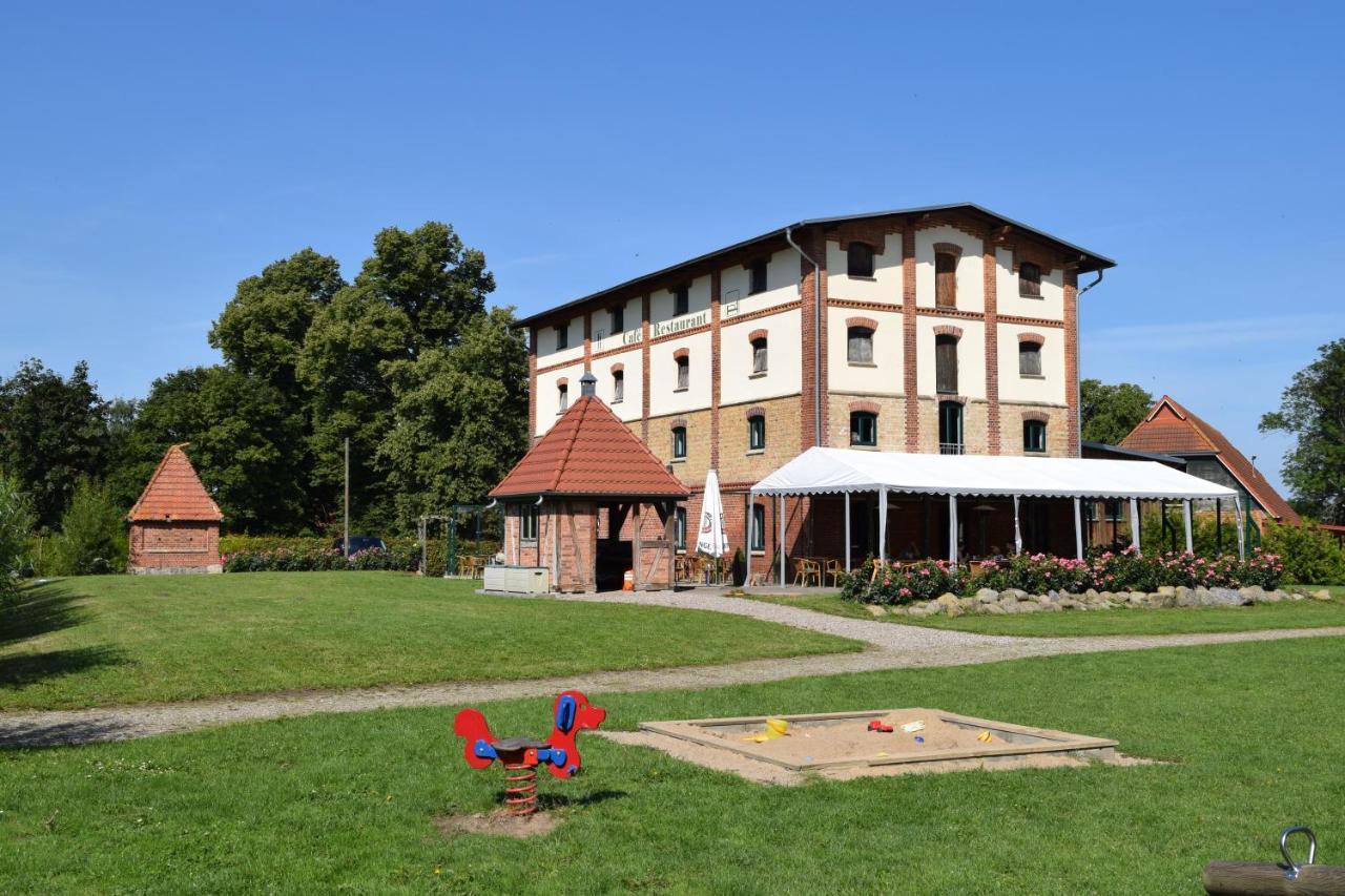 Ferienanlage Gutshaus Gramkow Екстер'єр фото